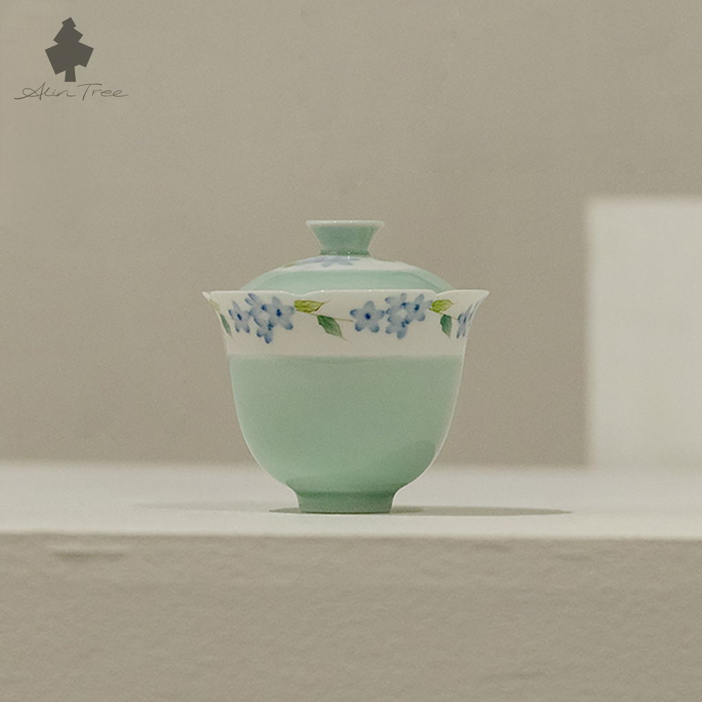 Hand-Painted Ditsy Floral Lake Blue Ceramic Gaiwan (150ml)