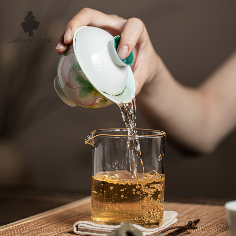 Peach Blush Collection – Hand-Painted Peach Motif (Gaiwan)