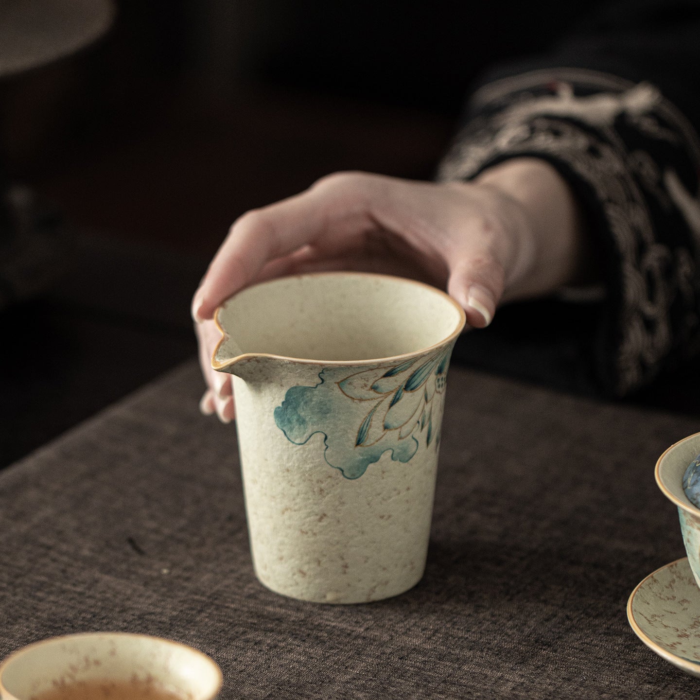 Blue-and-White Lotus Coarse Stoneware Fairness Cup,180ml