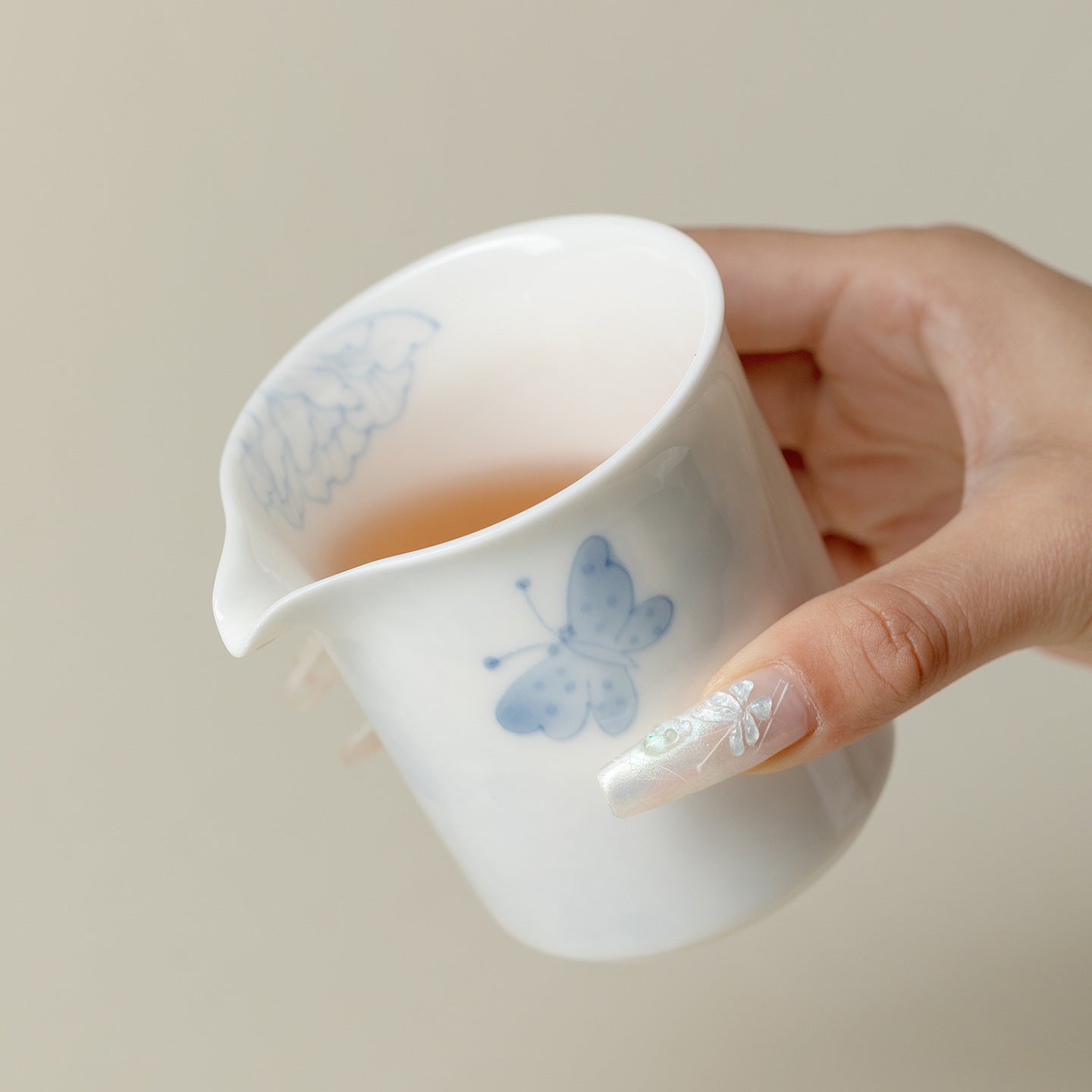 Hand-Painted Butterfly White Porcelain Fairness Cup,150ml