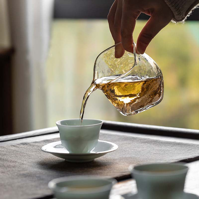 Eagle-Spout Square Hammered Glass Fairness