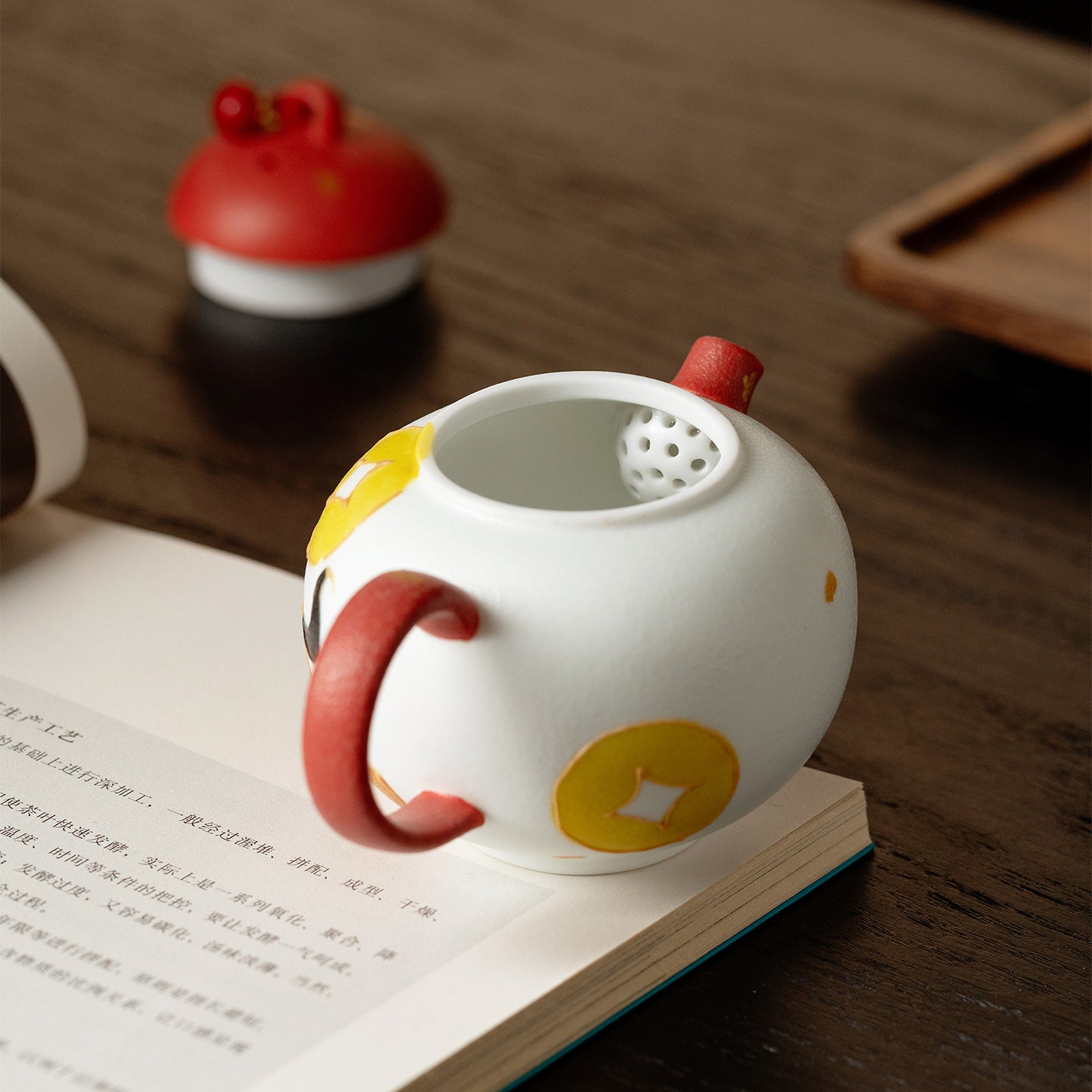 Hand-Painted Fortune Horse Snowflake White Ceramic Teapot (160ml)