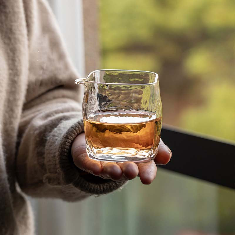 Eagle-Spout Square Hammered Glass Fairness