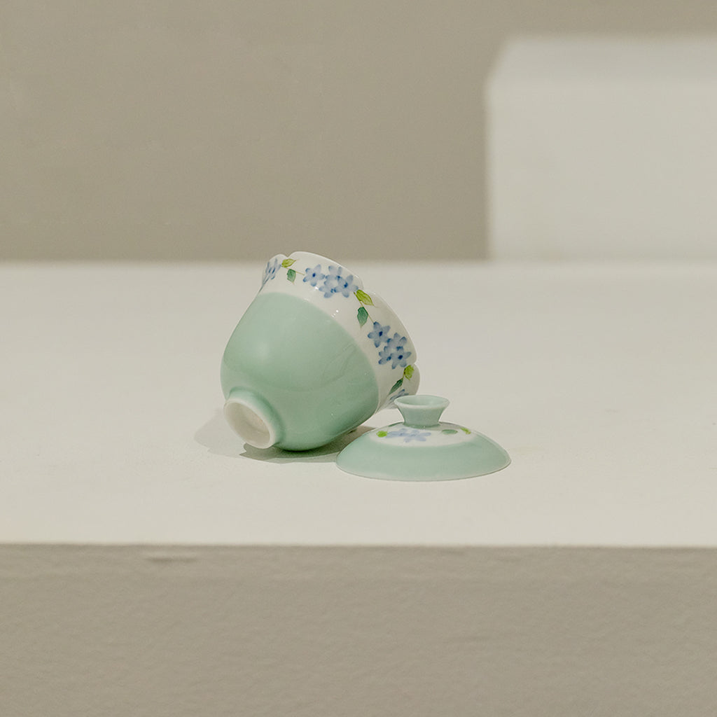 Hand-Painted Ditsy Floral Lake Blue Ceramic Gaiwan (150ml)