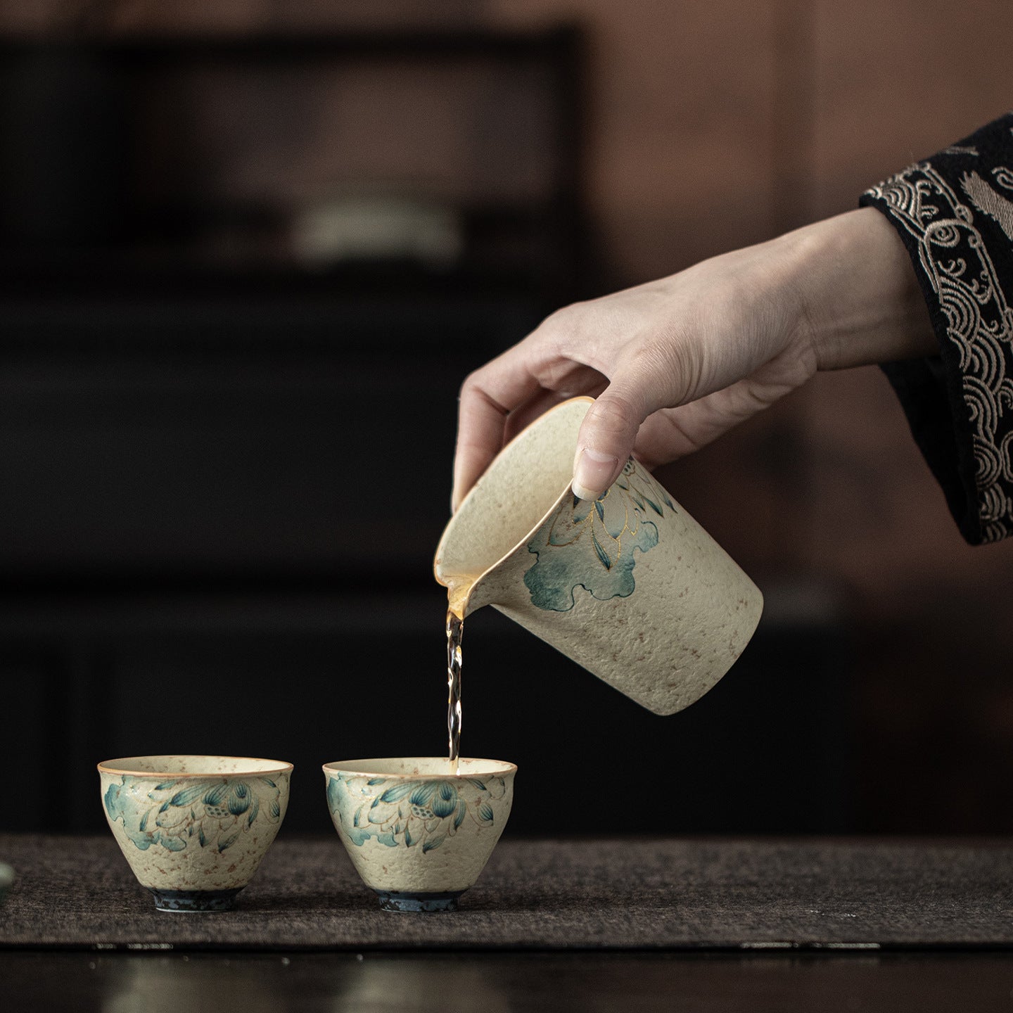 Blue-and-White Lotus Coarse Stoneware Fairness Cup,180ml