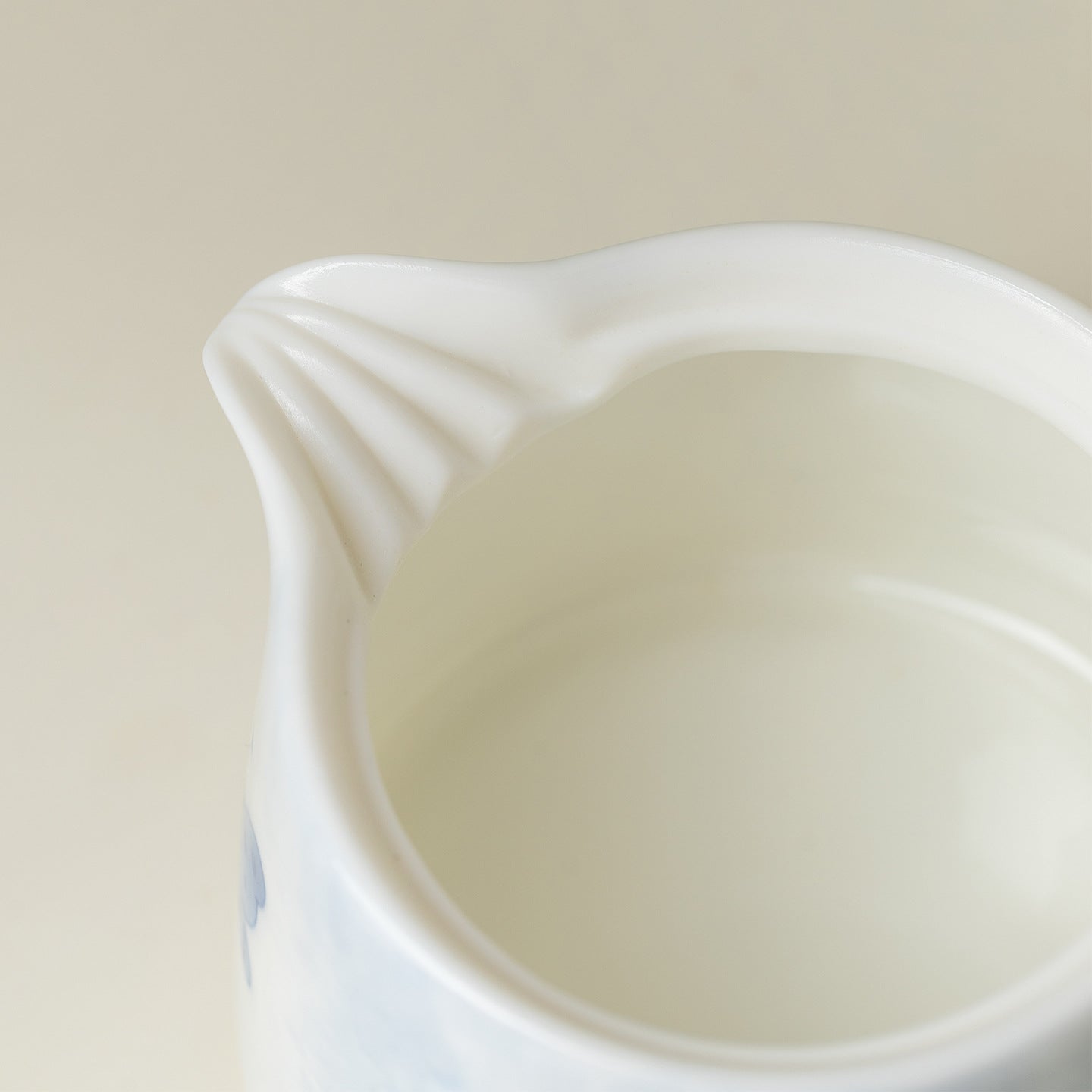 Hand-Painted Butterfly Side-Handle Ceramic Teapot (160ml)