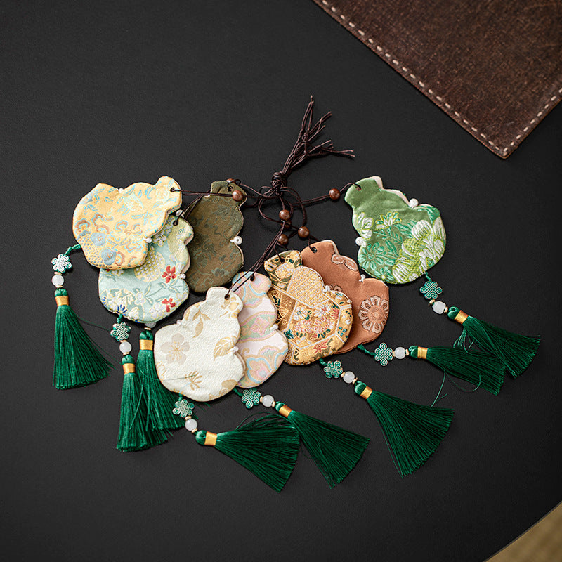 Vintage Chinese-Style Mugwort Scent Sachet Bag