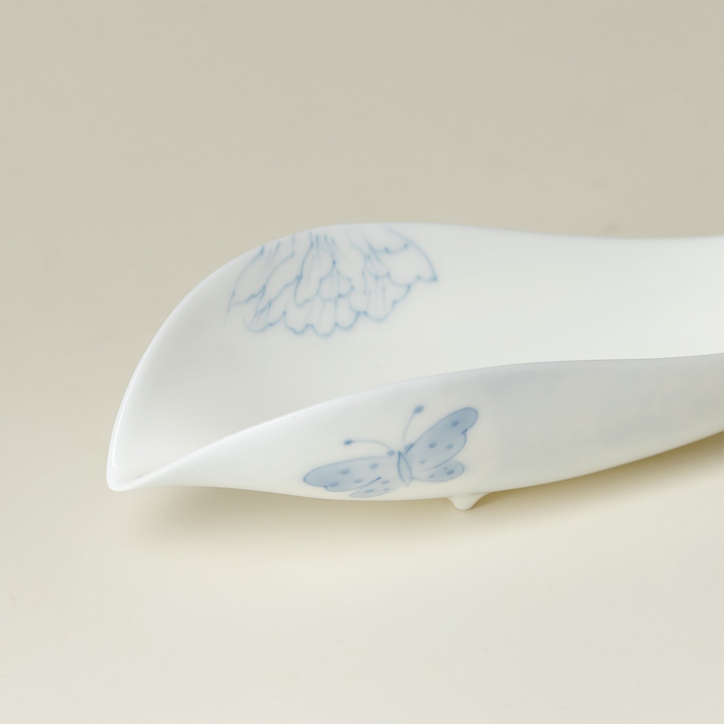 Hand-Painted Butterfly & Floral Jade Porcelain Tea Scoop (Cha Ze)