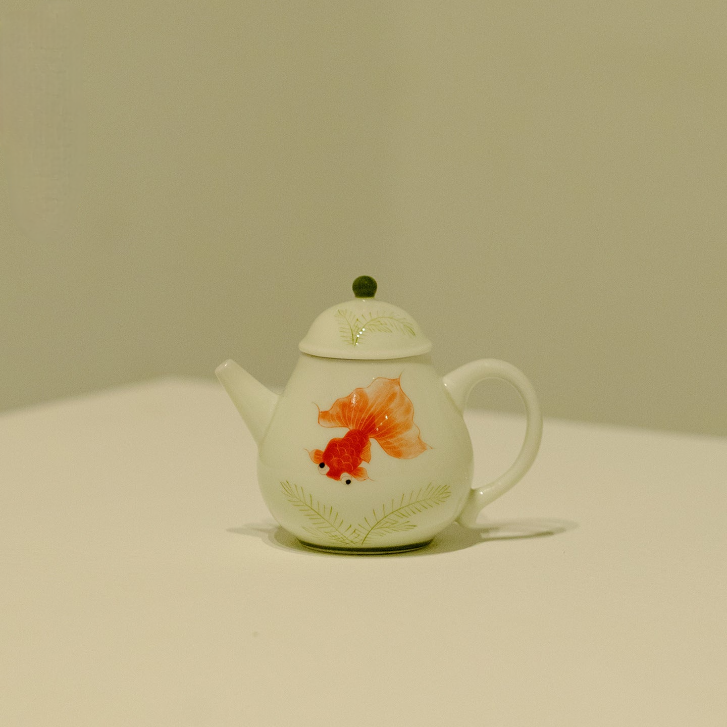 Red Koi Hand-Painted Pear-Shaped Teapot 120ml