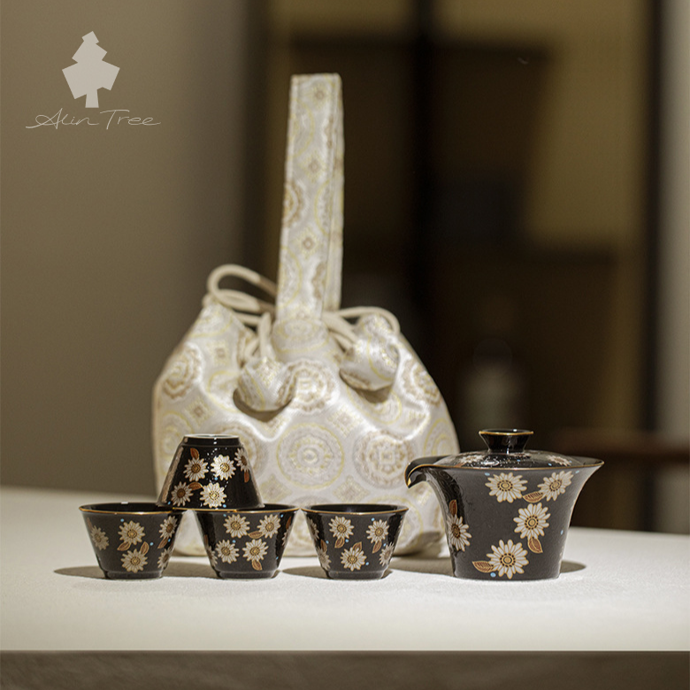 Black Daisy Travel Gaiwan Tea Set (120ml Gaiwan)
