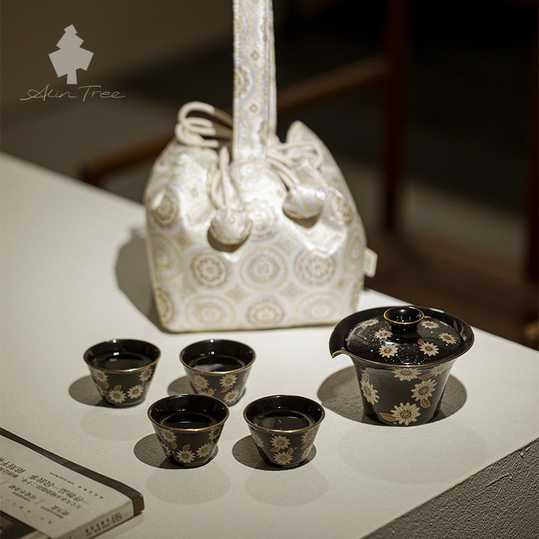 Black Daisy Travel Gaiwan Tea Set (120ml Gaiwan)
