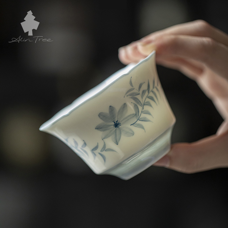 Hand-Painted Blue & White Porcelain Gaiwan Tea Cup (145ml)